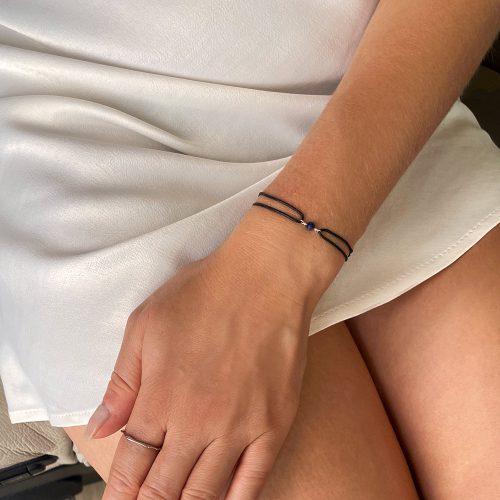 lapis lazuli na czarnym sznurku