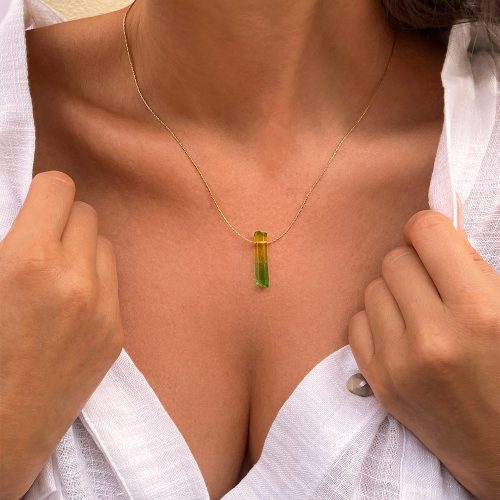 talizman amulet z kamieniem