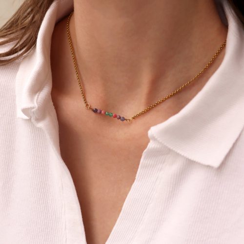 kolorowy naszyjnik na lato