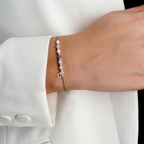 bransoletka z kamieni z zawieszką